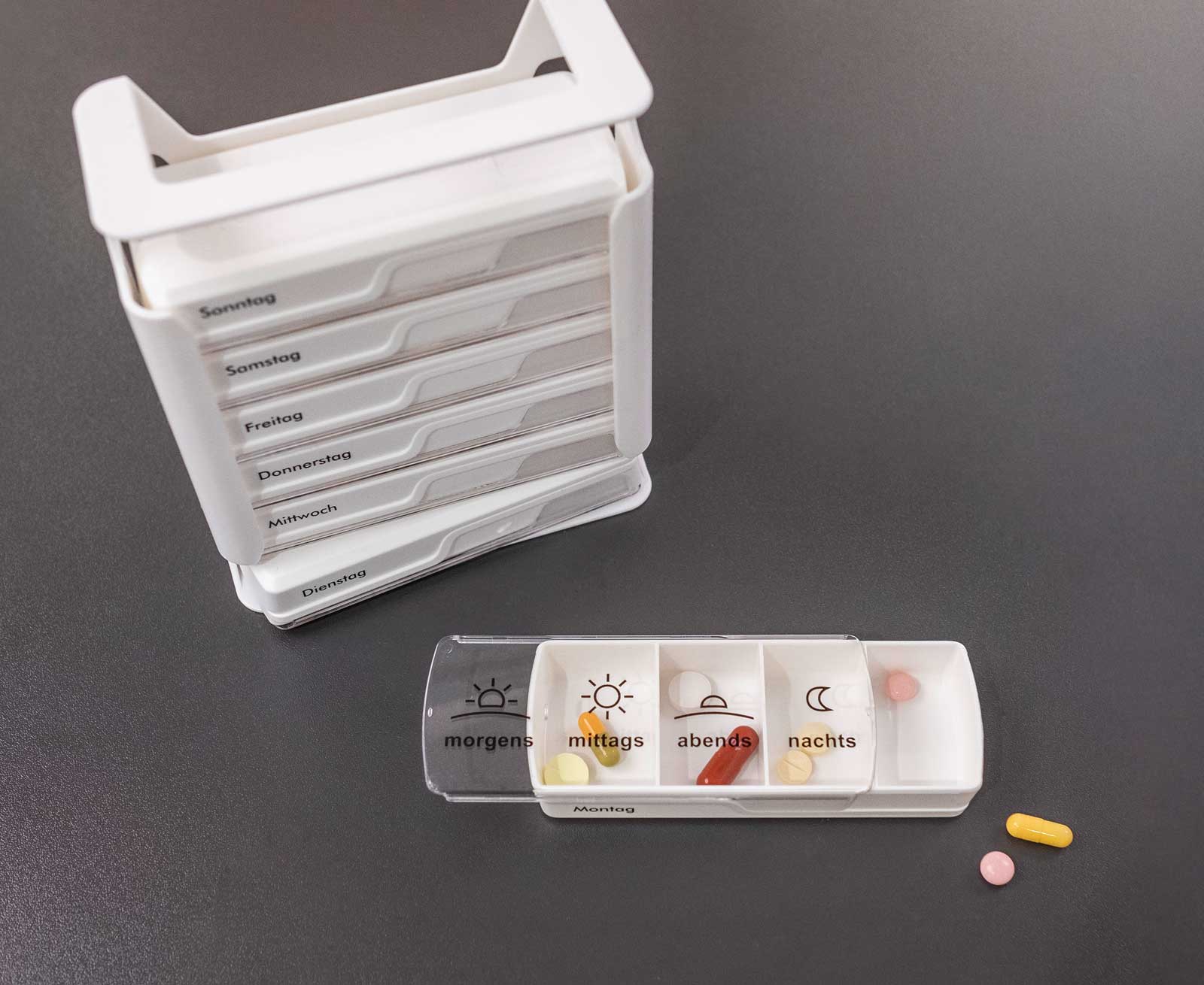 Tabletten nach Tageszeiten sortiert